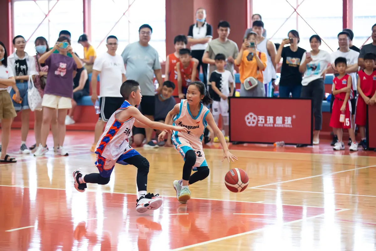 篮球防守训练中如何提高体能和耐力_2