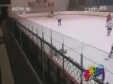 如何在篮球冬令营中加强体能训练？_2